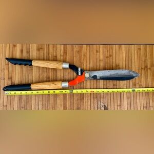 VTG Ceramic Steel ‘Village Blacksmith’ hedge trimmers- Made in USA 26”